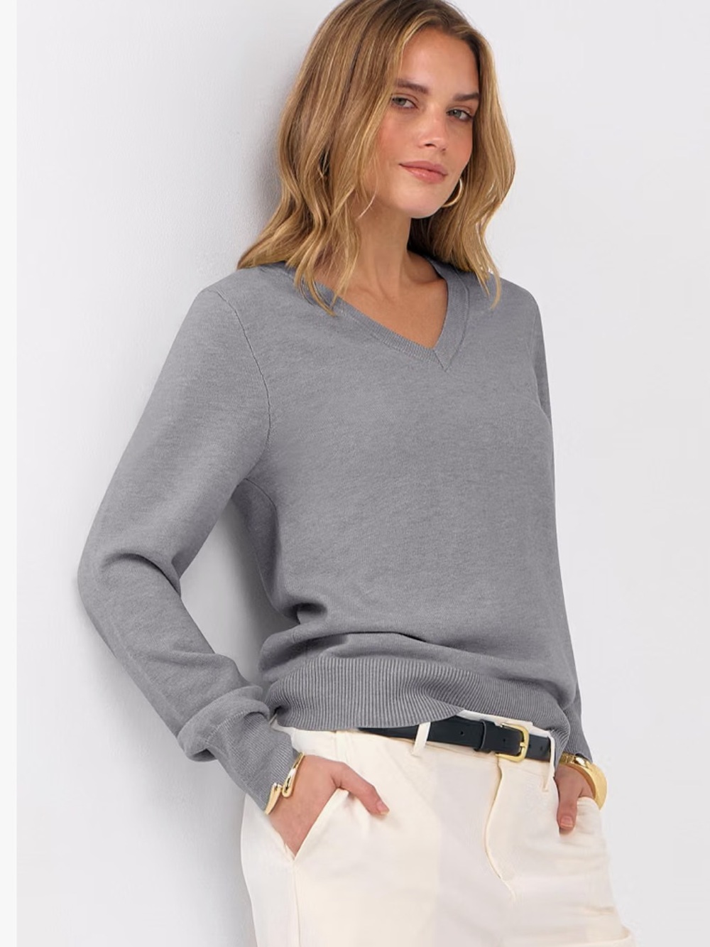 Women’s Gray V Neck Sweater Size S Lightweight Knit Pullover Classic Basic - Picture 3 of 10